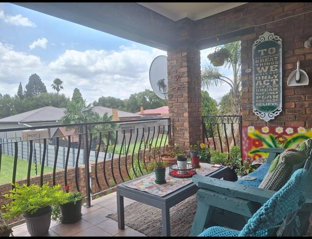 2 BEDROOM TOWNHOUSE FOR SALE IN DALVIEW